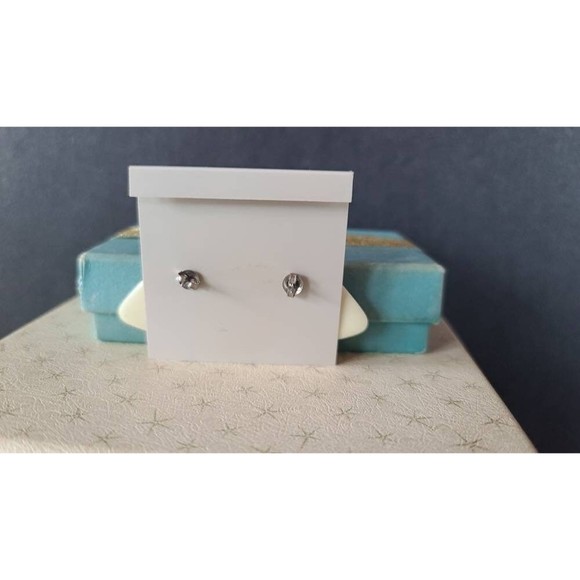 80s Triangular Floral Earrings - Picture 8 of 10